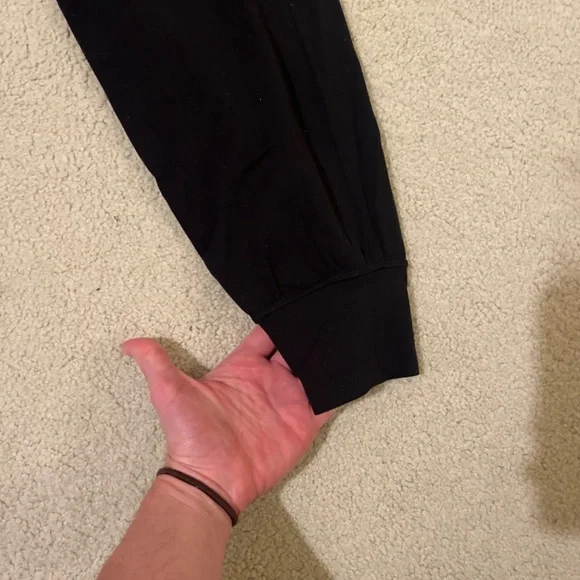 Lululemon align black joggers! - Picture 6 of 6